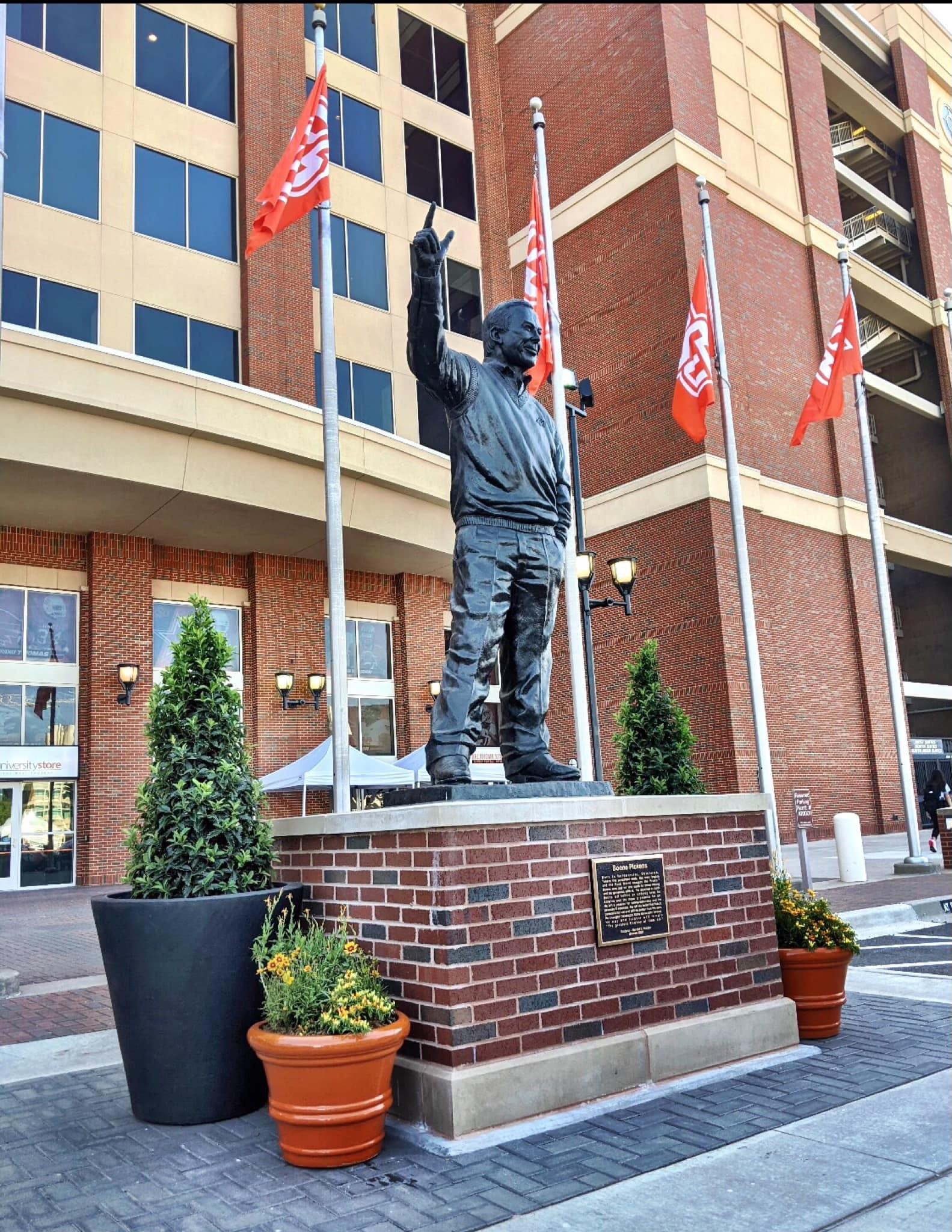 Large Plants Boone Pickens