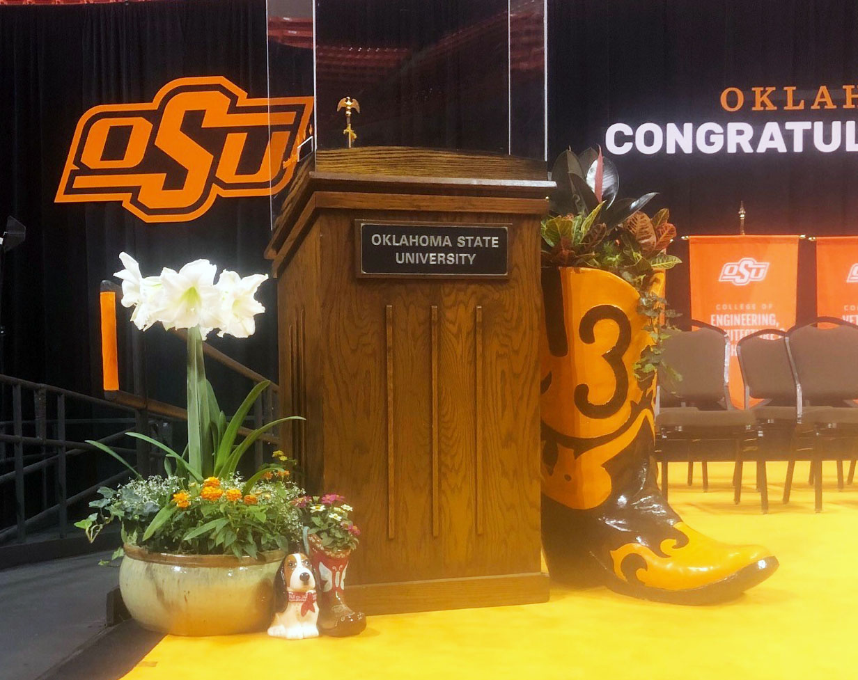 Medium Arrangement, Props and 